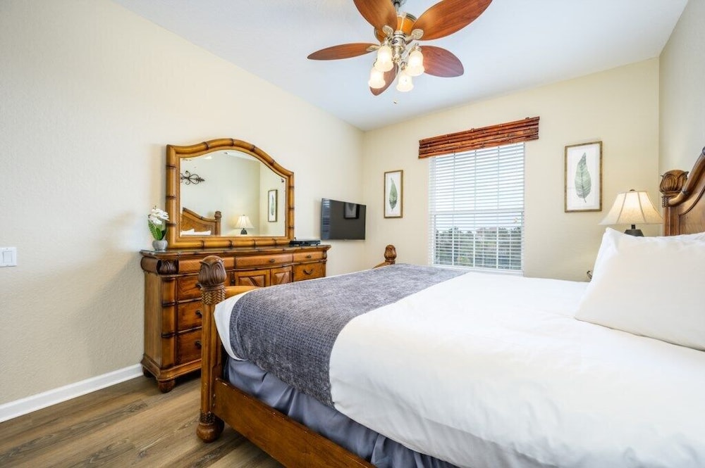 Beautiful Condo Vista Cay, Near Parks! - 3006
