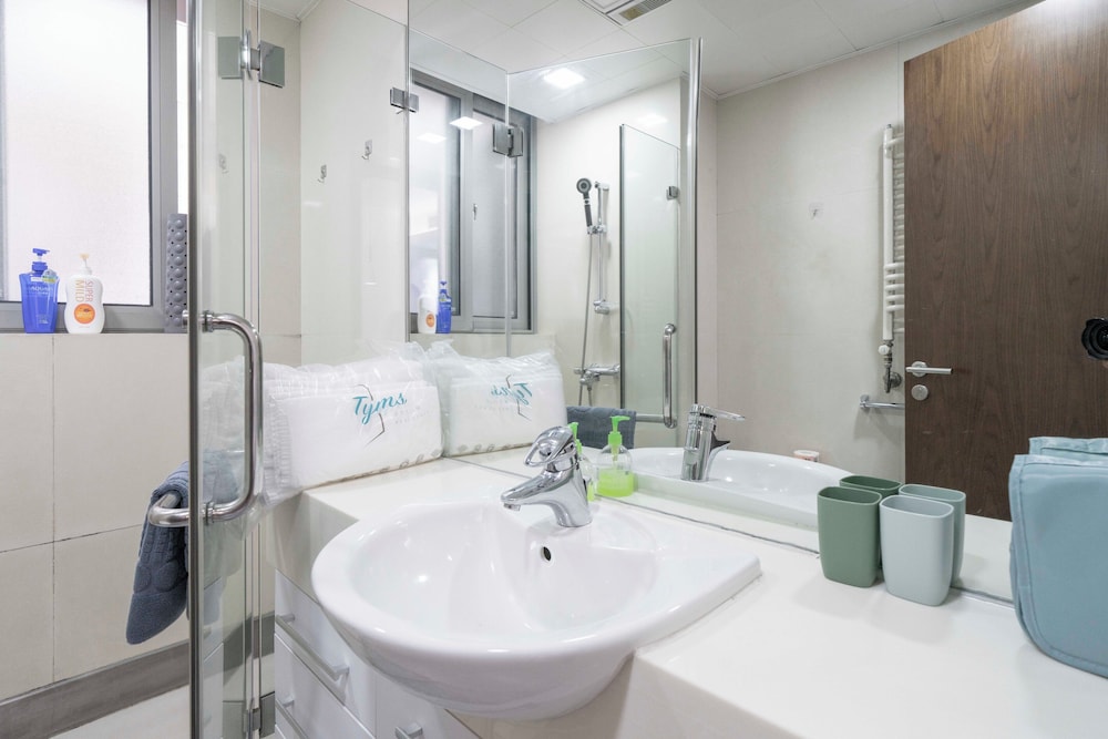 Tyms Modern 1BR 1BA Suite Xujiahui Metro