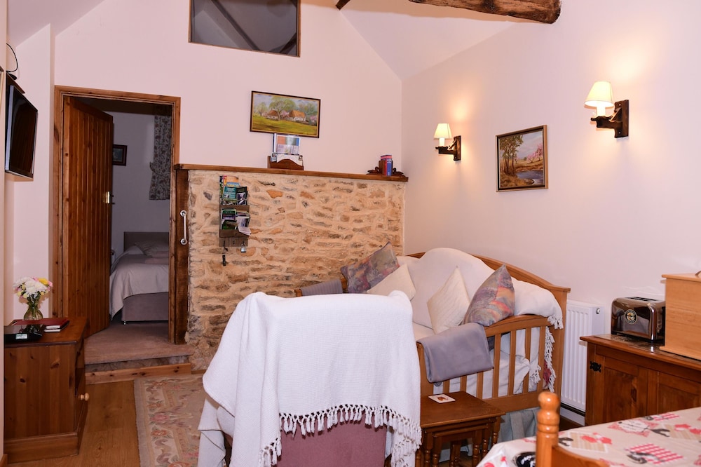 Cosy Country 2 Bedroom Gr 2 Cottage view 4