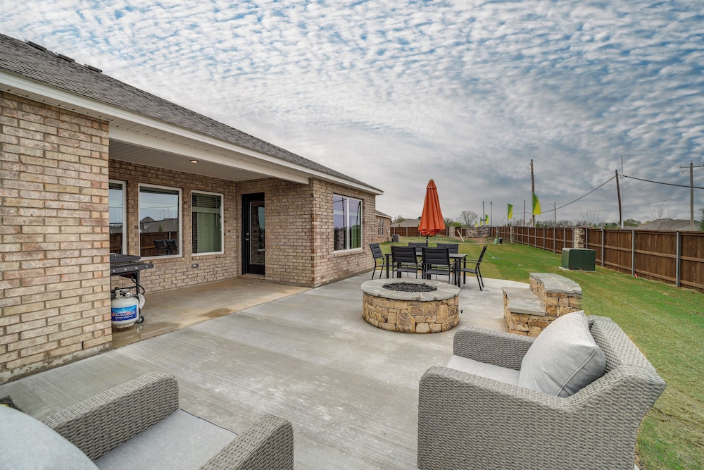 14 Mi to Tulsa: Home w/ Patio in Broken Arrow