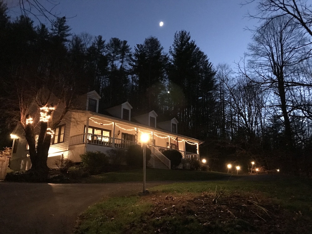 Hotel Valle Crucis Farm - Image 1