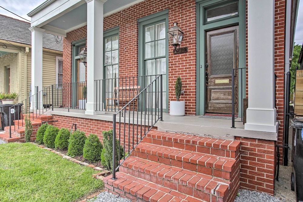 Chic New Orleans Gem w/ Deck: Walk to Cafes!