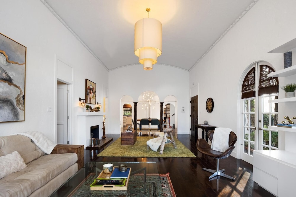 Magical Edinburgh Retreat - Image 2