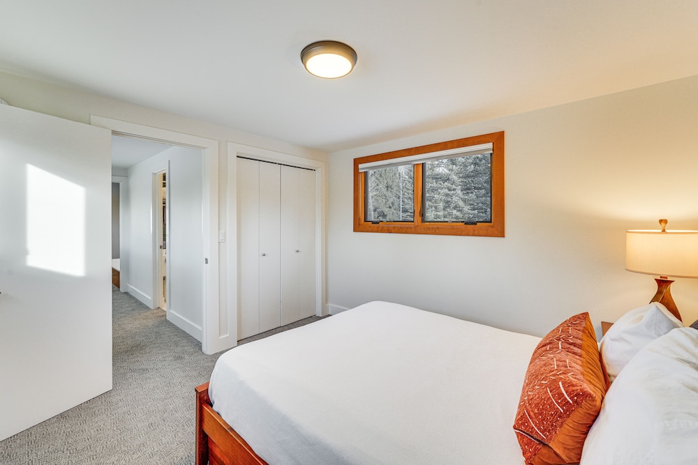 Ketchum Vacations - Bright Ketchum Retreat w/ Views  Private Hot Tub! - Property Image 5