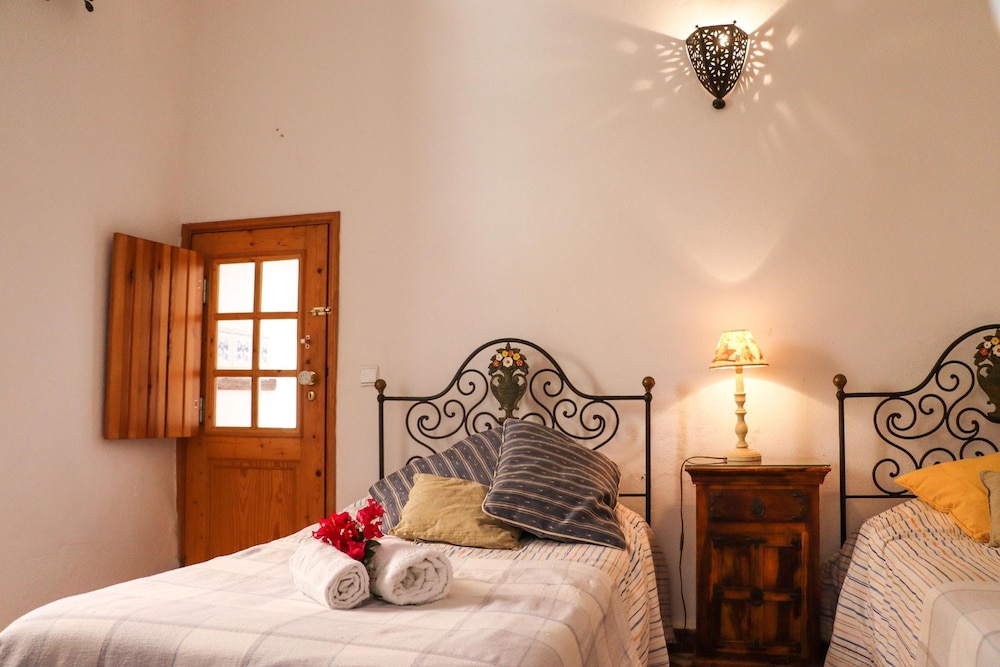 Idyllic Farm House With Huge Garden for 14pax