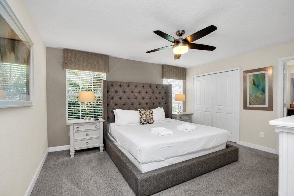 4804crusoe 4 Bedroom Townhouse view 2
