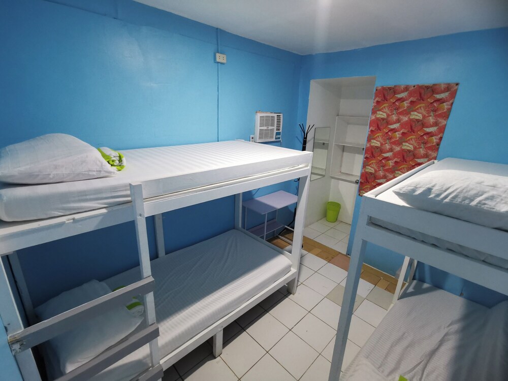 Resort’s Side Hostel near Shangrila