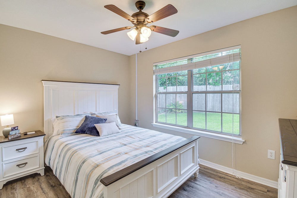 5 Mi to Gulf Beaches: Coastal Alabama Home