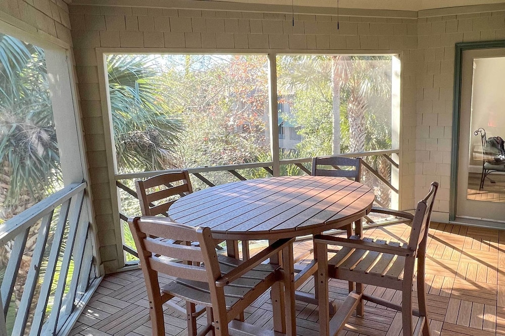 Blissful Kiawah Island Escape: Walk to the Beach! view 3