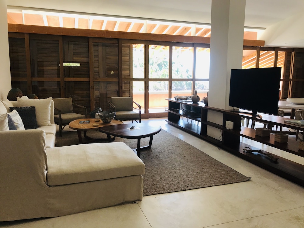 El Careyes Club & Residences