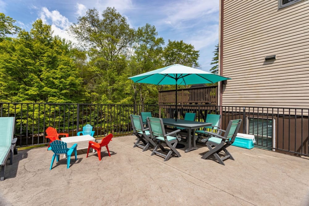 Couple s Oasis Pool Stream Firepit Steam Room