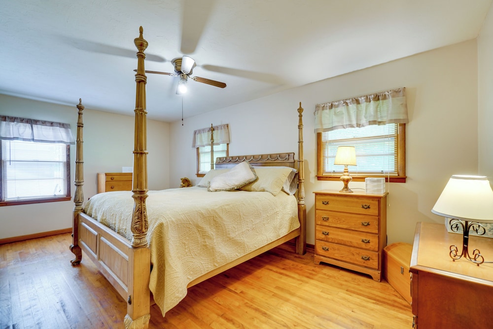 Robbinsville Retreat - Creekside Home w/ Deck!