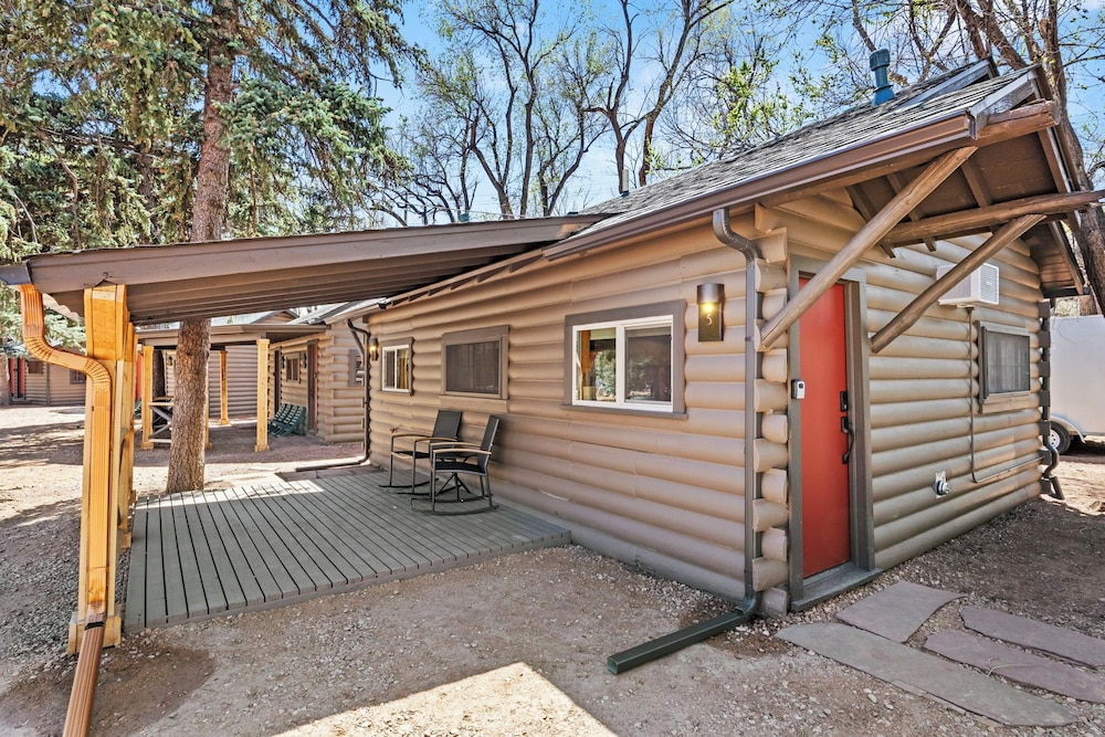 Timber Lodge Cabin 5