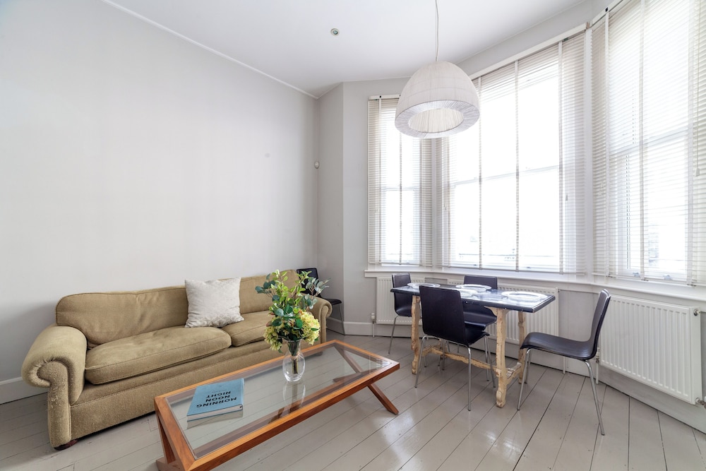Prime Location - Stylish Apartment