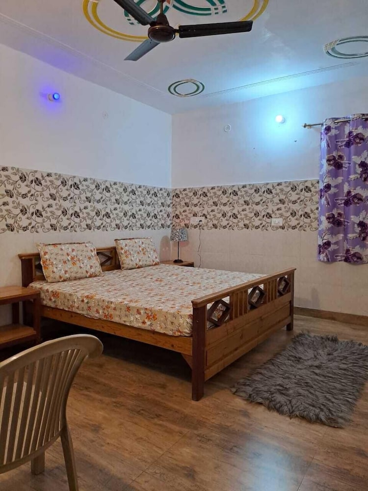 Gopi Homestay and Restaurant (Jim Corbett)