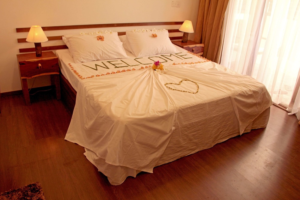 Dhiffushi White Sand Beach Hotel photo 5