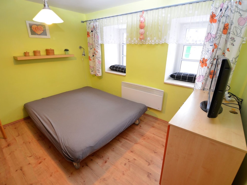 Comfy Holiday Home near Forest in Medenec view 4