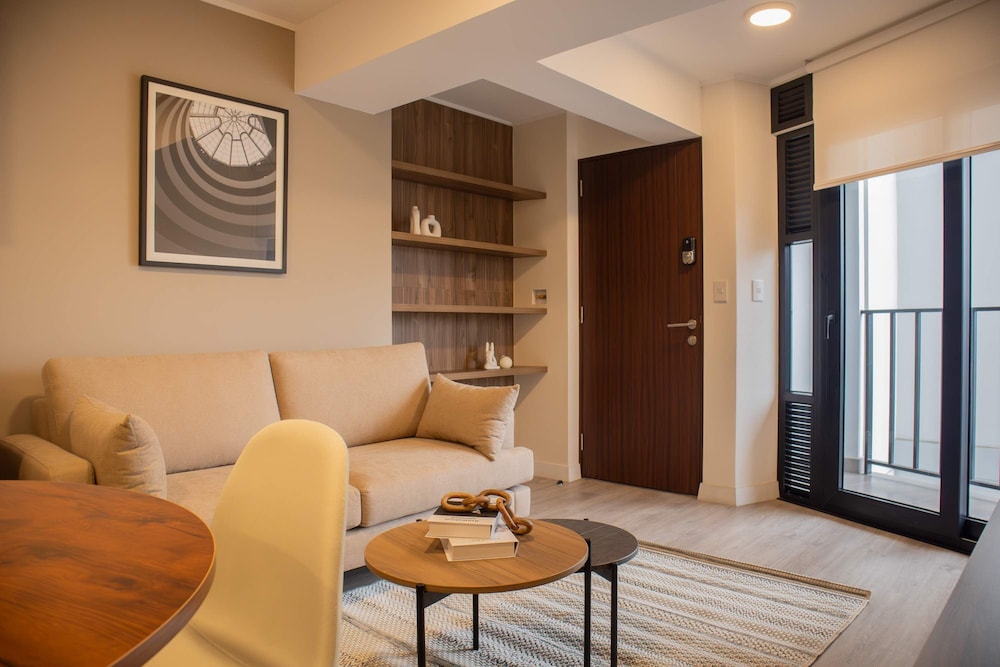 w Majestic 2BR w Balcony in Miraflores