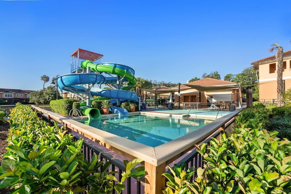 Pet Friendly 4 BR With Hot Tub Ro2761n