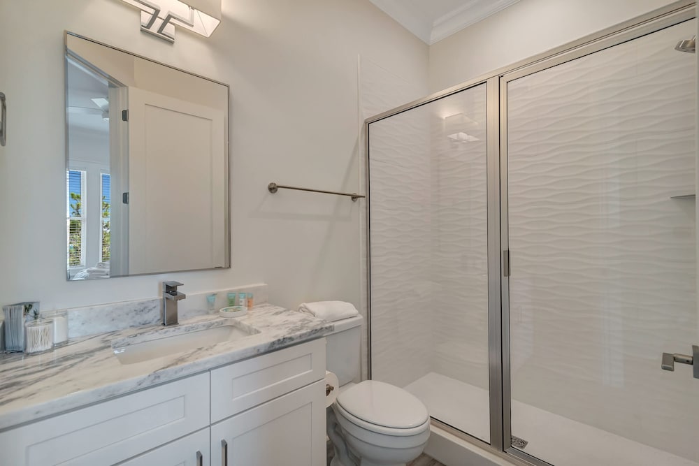 Azure Horizon Beachfront Charm in Gulf Shores