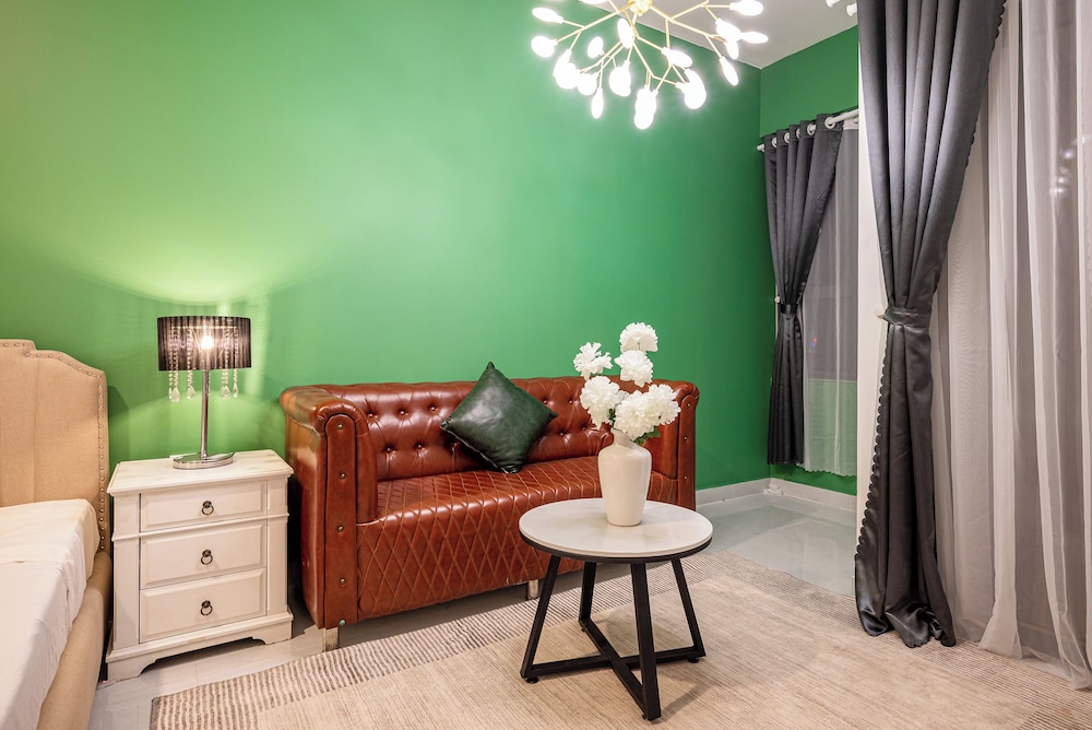 SOHO Premier Residence