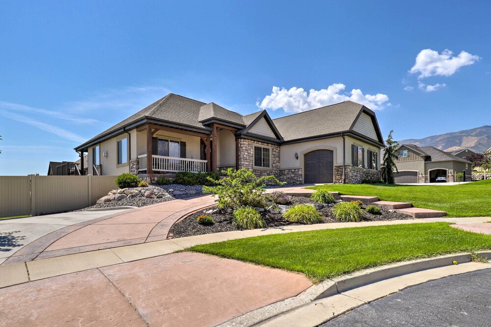 Saratoga Springs Getaway: Walk to Utah Lake!