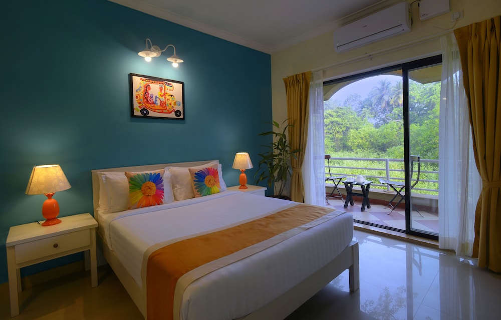 TreeHouse Blue Hotel & Villas