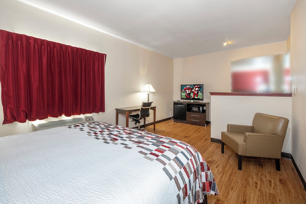 Red Roof Inn Hartselle - Property Image 10