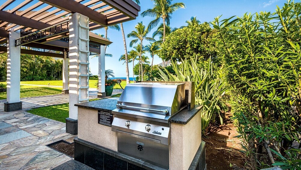 Beautifully Updated - Close to Beach & Pool - Oceanview Lanai - Vrkcv
