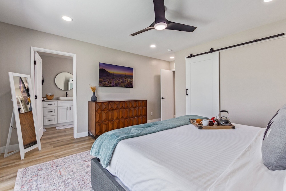 Desert Rose-hot Tub-pool Heat Avail-fire Pit-golf!