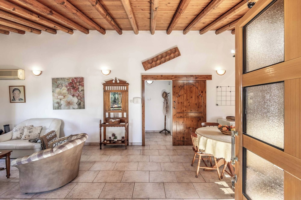 Coral Bay Cottage