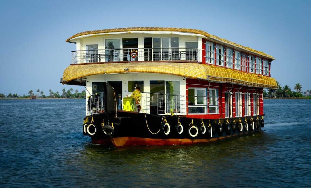 Cosy Houseboats