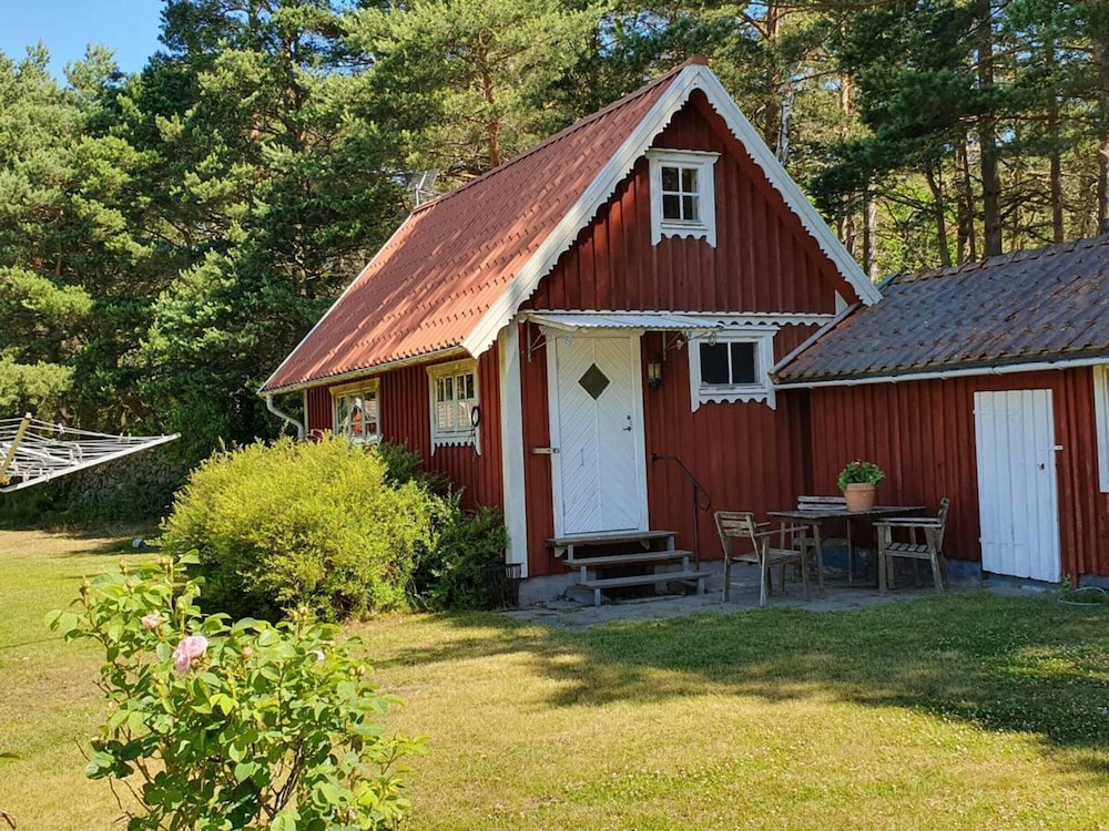 House With Guest Loft and Garden