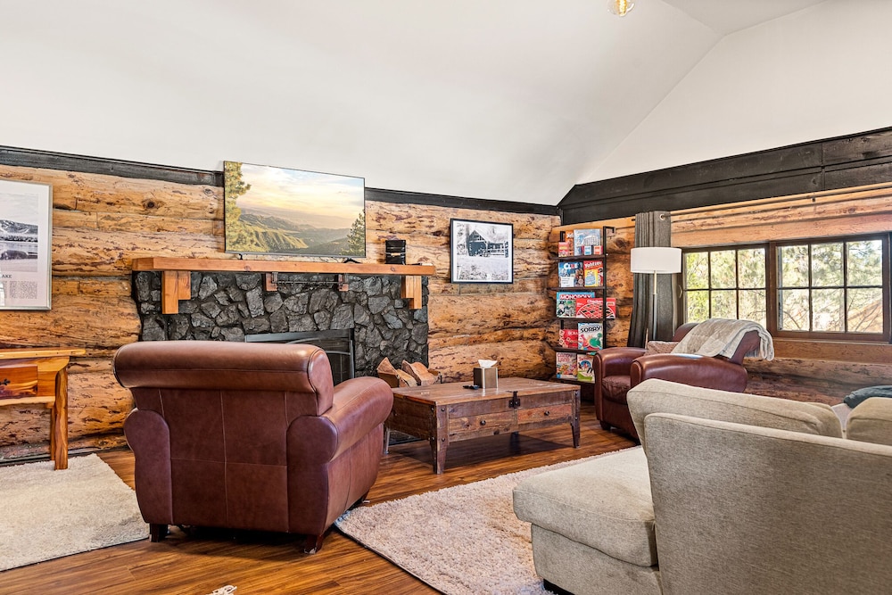 Summit Hideaway view 3