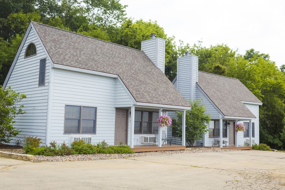 Hotel Lefevre Inn and Resort