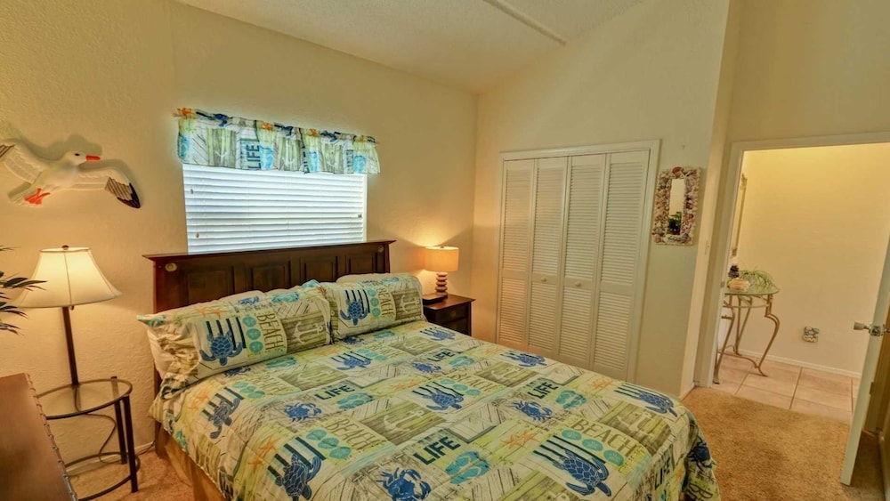 Morningbreeze 1302 2 Bedroom Condo by RedAwning view 3