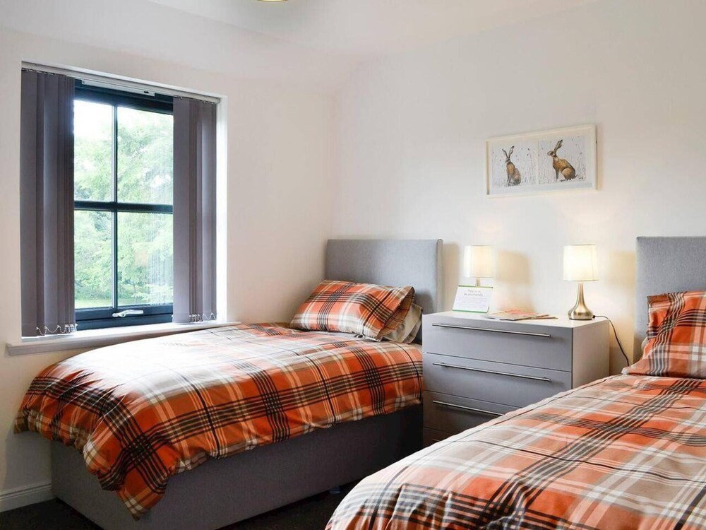Stylish 3-bed Cottage Located in the Cairngorms view 4