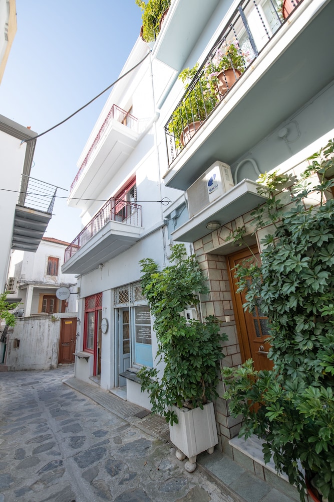 Lovely 1-bedroom Flat In Skopelos view 4
