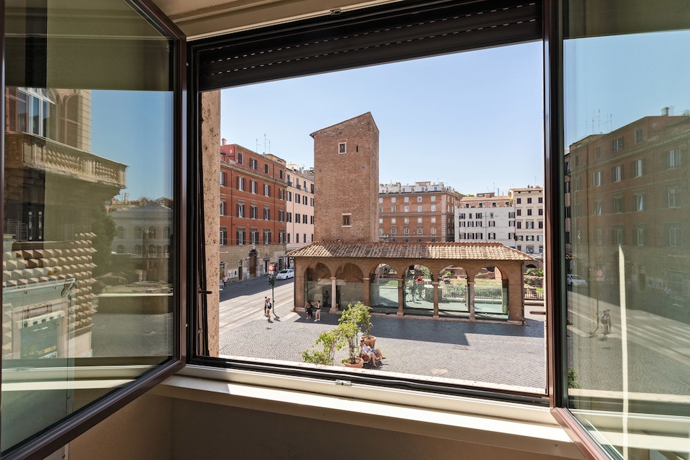 Rome as you feel - Torre Argentina Art Apartment
