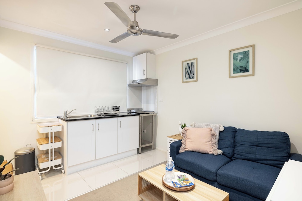 Smart Suites Self Check-in Apartments - 144 Dixon