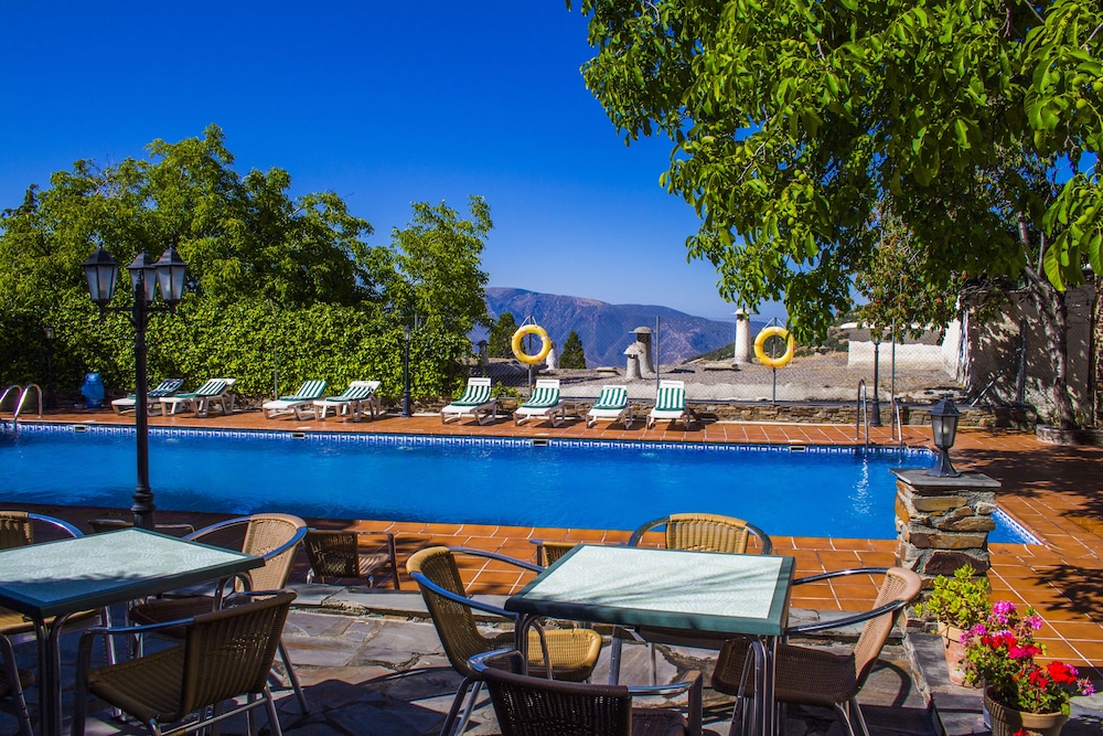 Hostal Poqueira