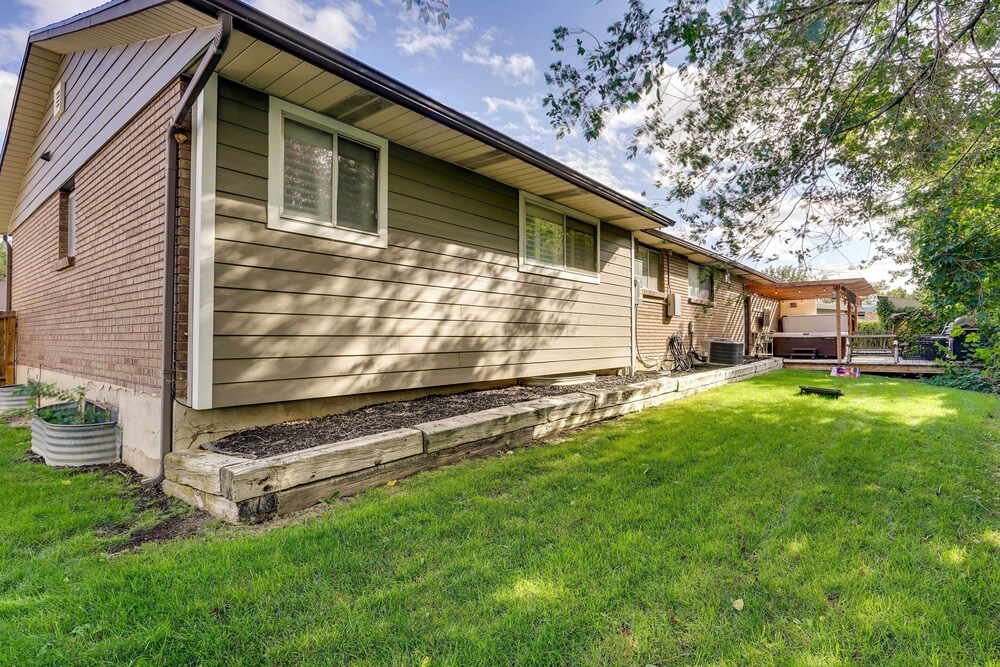 Updated Ranch Apartment w/ Deck - 9 Mi to Downtown - Property Image 9