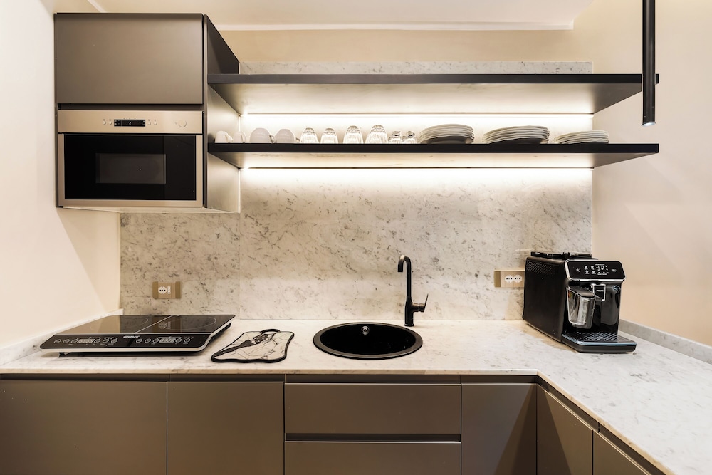 Spanish Steps Apartments