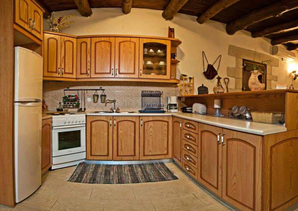 Villa Aloni-traditional Stone Villa With Nice View,pool and Garden