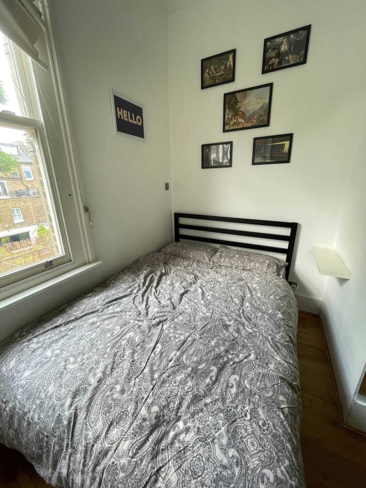 Stylish 1BD Flat With Private Terrace - Kilburn