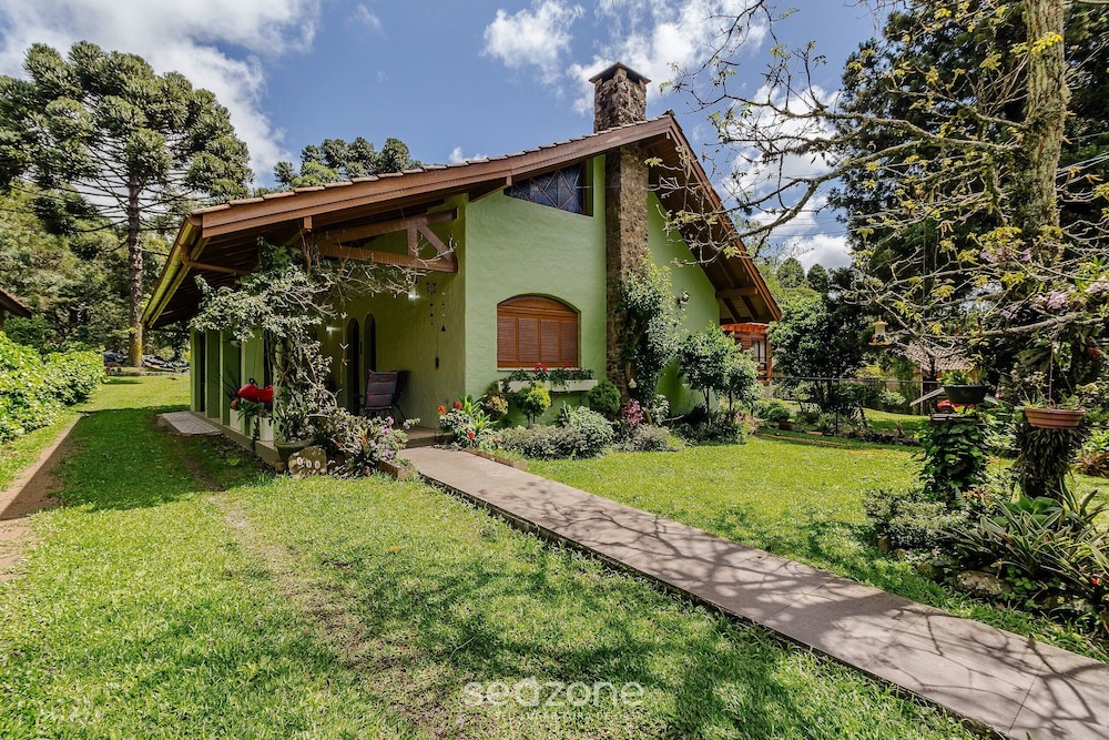 House With Barbecue in Gramado Rje0980