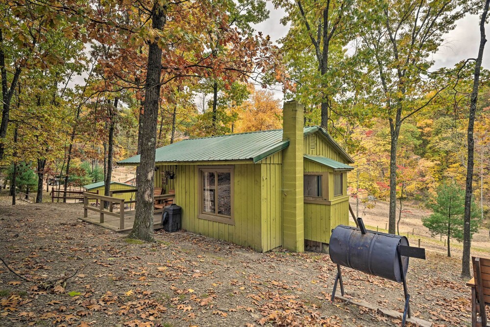 'matt Dillon' Cabin ~ 1 Mile to Raystown Lake! view 4