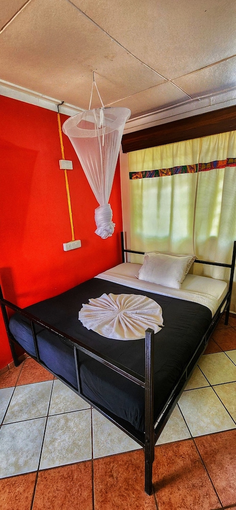 WE TRAVEL HOSTEL