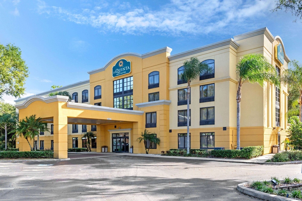 Tampa Bay Area Vacations - La Quinta Inn  Suites by Wyndham Tampa North I-75 - Property Image 1