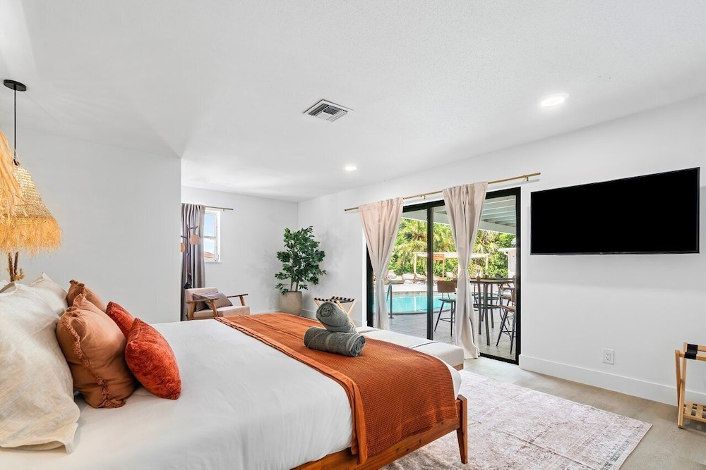 The Garden of Eden | Beautiful Villa w/ Pool & Game Room